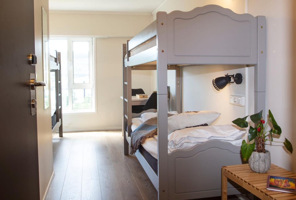 Bed, Bedroom, bunk bed