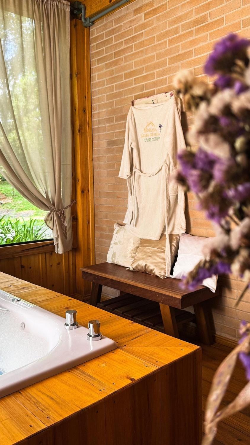 Chalé Morada Alma Gêmea Hidromassagem e Mirante Chalet in State of Santa Catarina