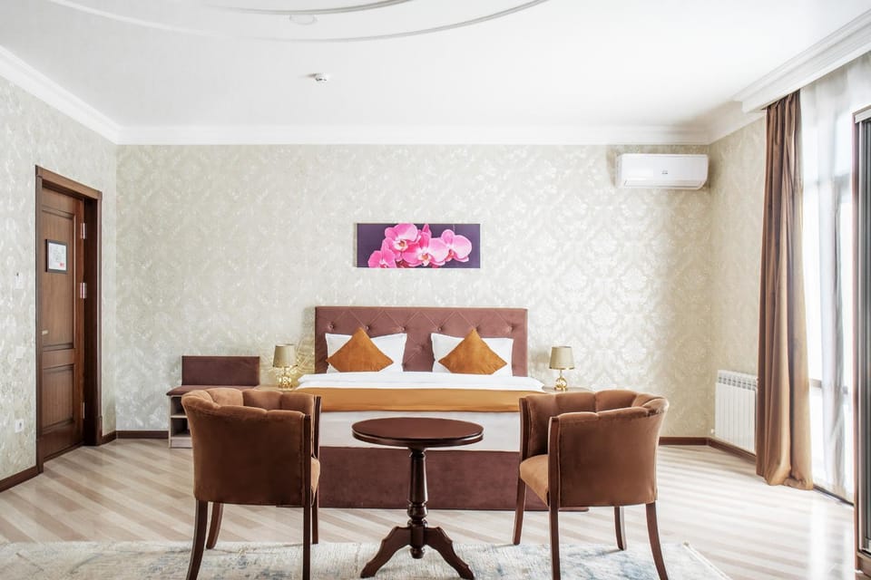 Bed, TV and multimedia, Photo of the whole room, air conditioner