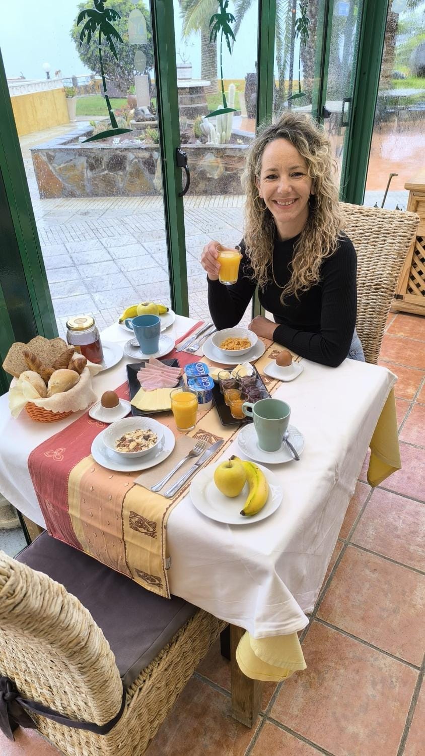 Breakfast, Breakfast, Continental breakfast, Continental breakfast
