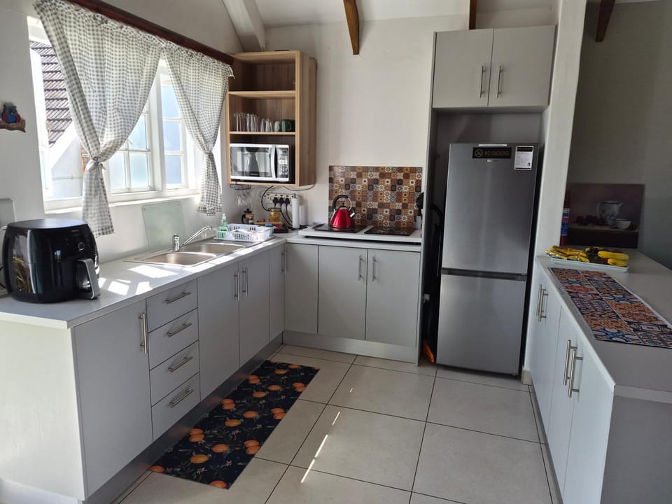 Cape Dutch Flair Apartment in Cape Town