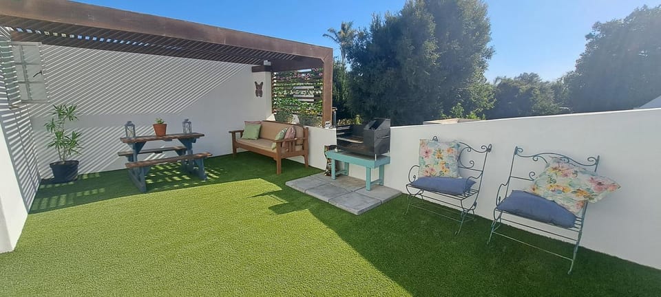 Cape Dutch Flair Apartment in Cape Town