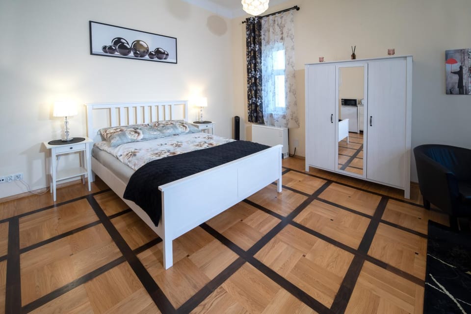 Apartament Moments Stare Miasto Style and Comfort Netflix Apartment in Krakow