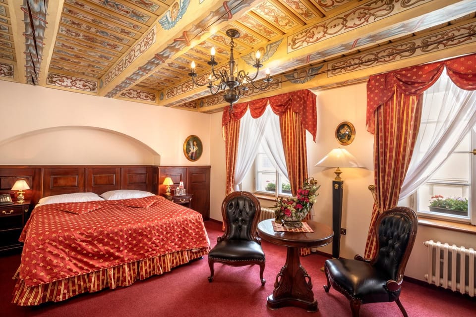Bed, Seating area, Bedroom