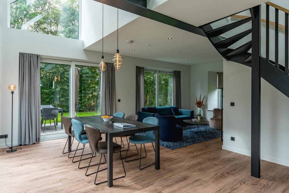 Seating area, Dining area