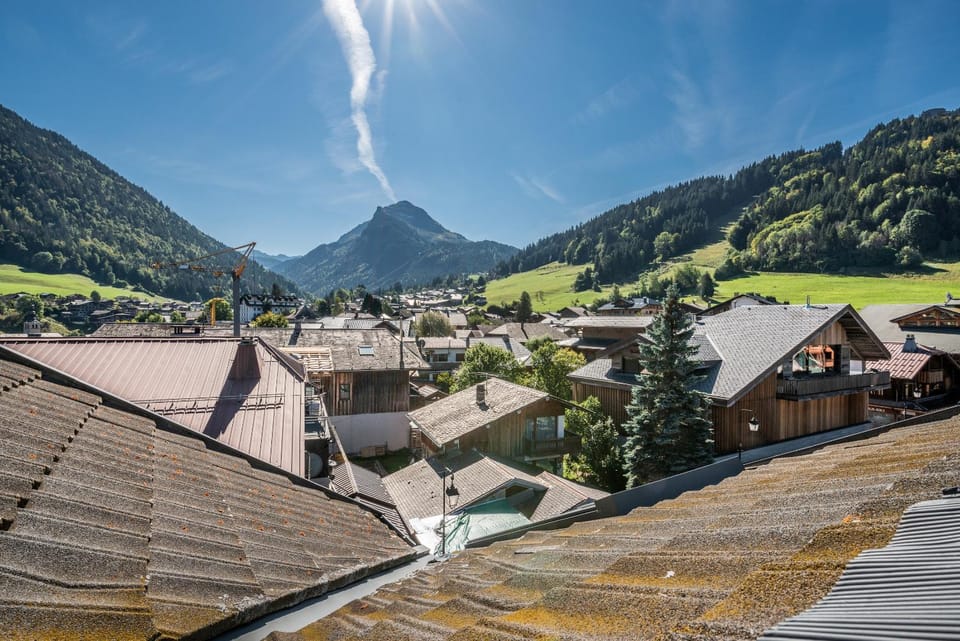 Property building, Neighbourhood, City view, Mountain view