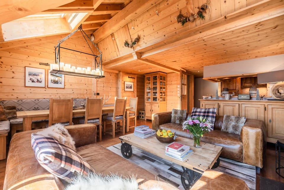 Living room, Seating area, kitchen