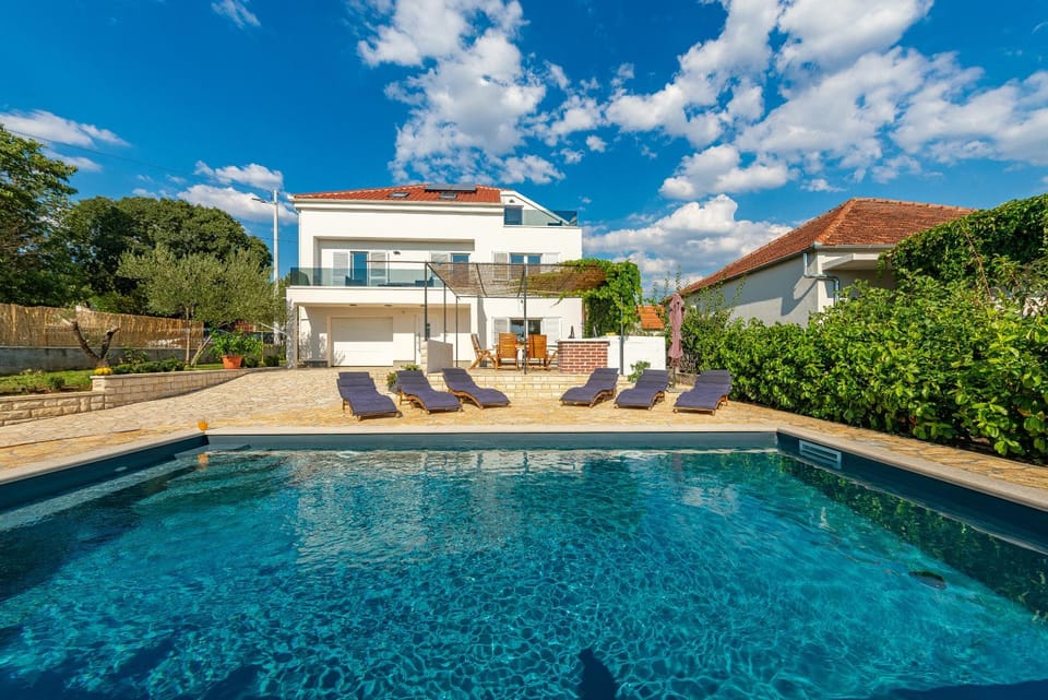 Property building, Swimming pool