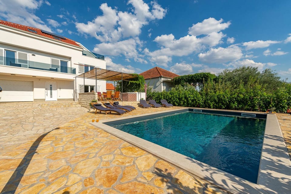 Property building, Swimming pool