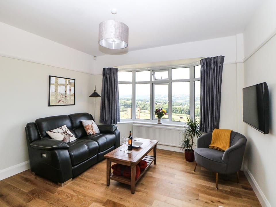 The BungalowBarlow House in North East Derbyshire District