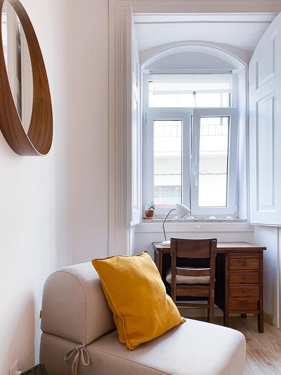 Seating area, Bedroom