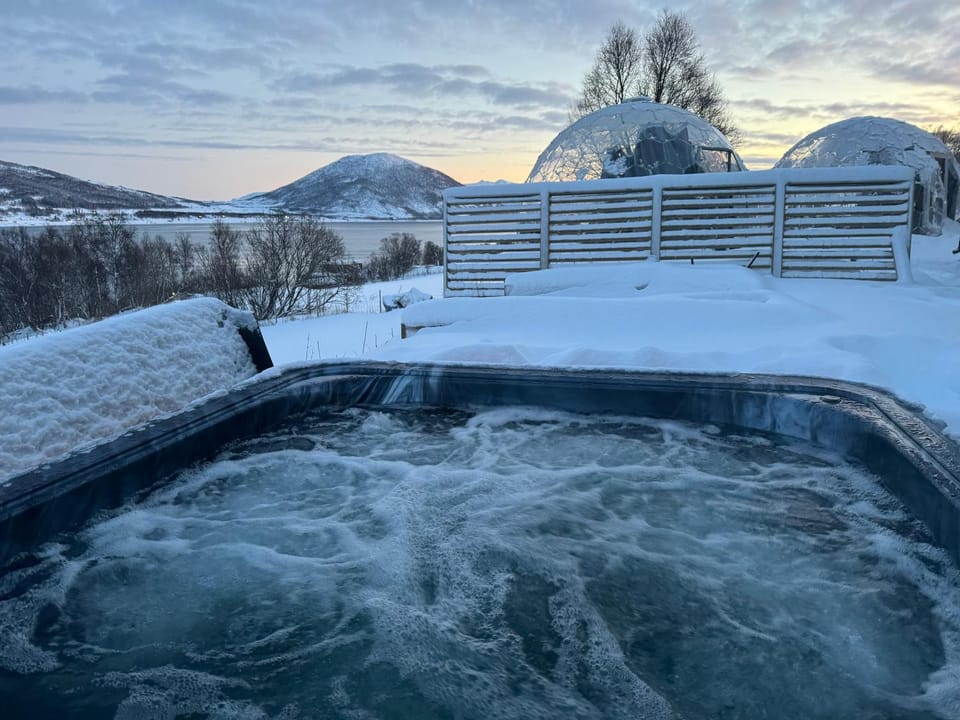 Tjeldøya Slott Bed and Breakfast in Nordland, Norway