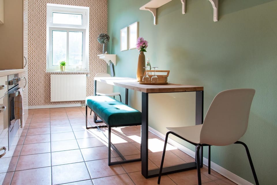 Seating area, kitchen