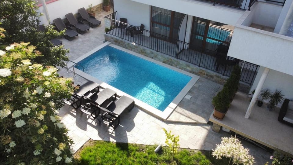Pool view, Swimming pool
