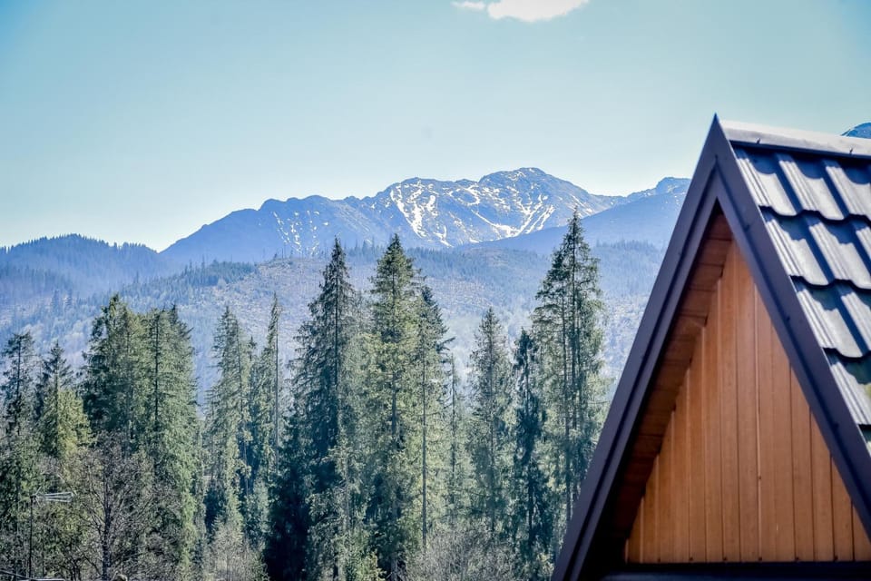 Nearby landmark, Natural landscape, Mountain view