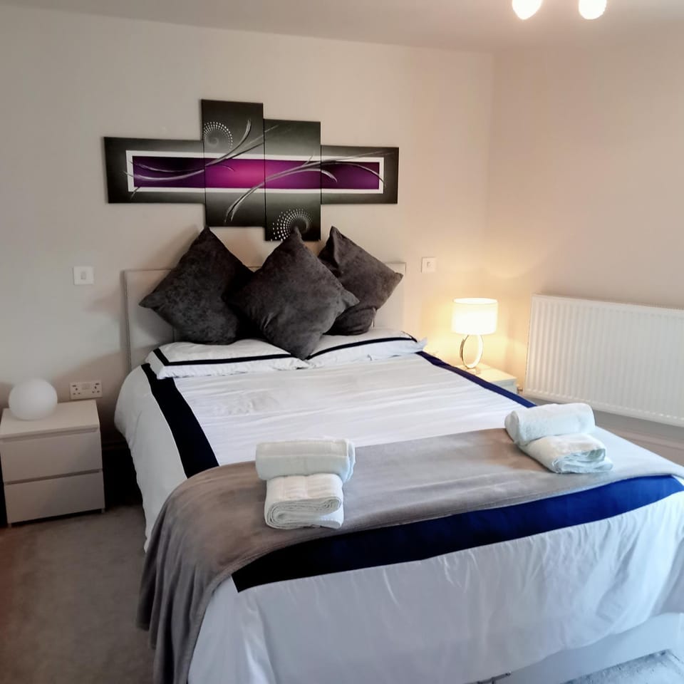 Property building, Bed, View (from property/room), View (from property/room), Beach, Beach, Bedroom, City view, Street view, wardrobe, wedding, wedding, wedding