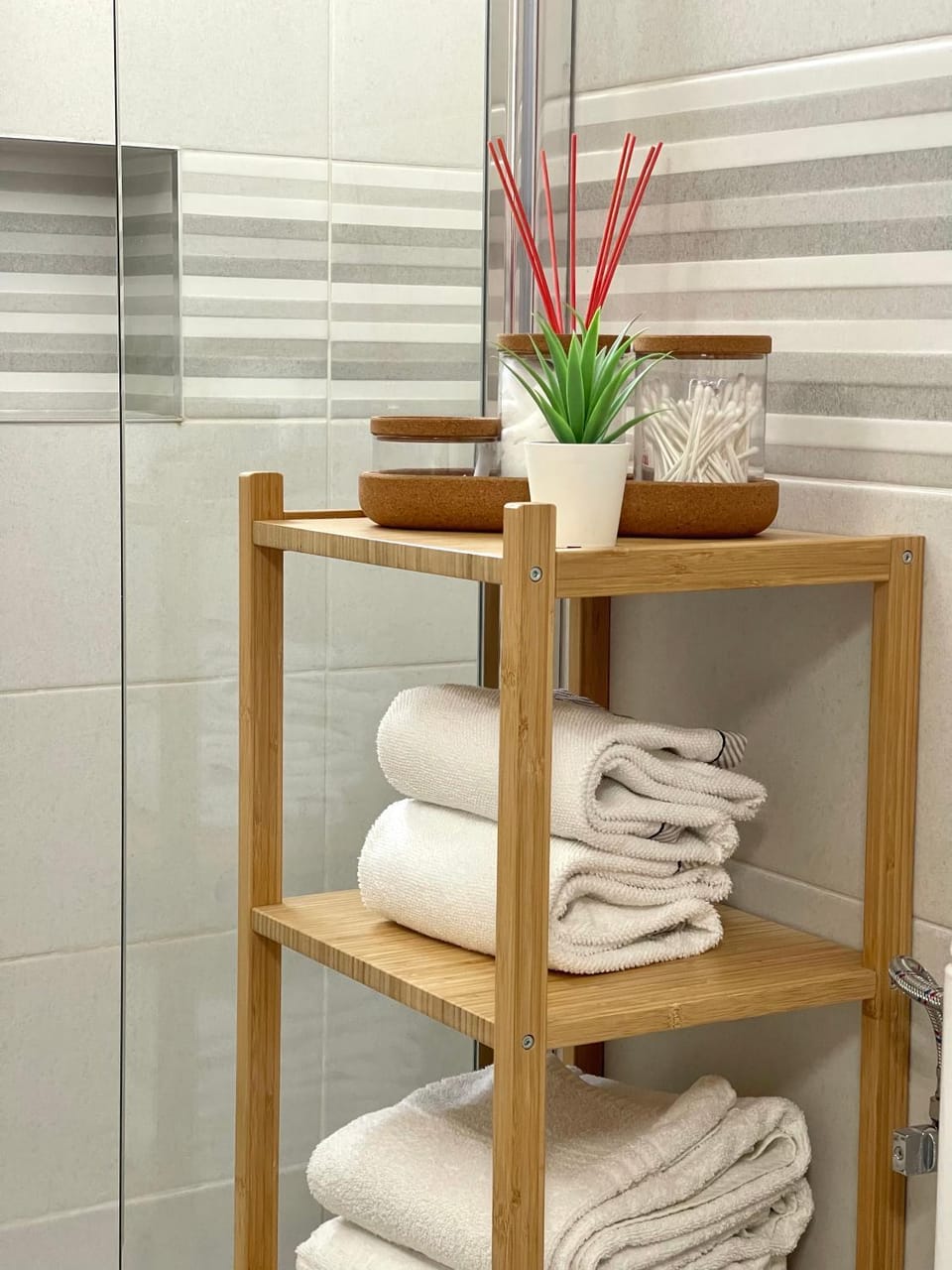 Bathroom, towels