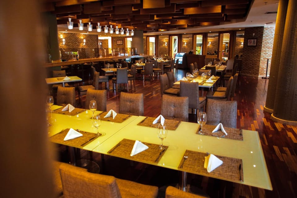 Restaurant/places to eat, Banquet/Function facilities