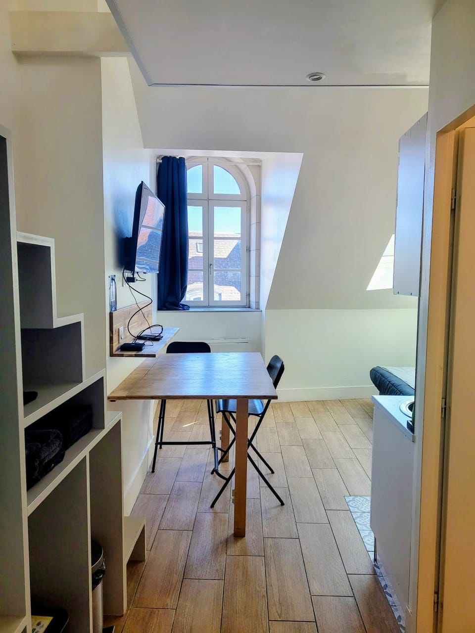 TV and multimedia, Dining area