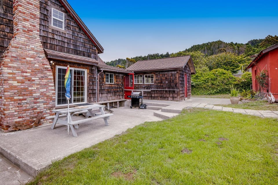 Sea Gate House in Westport