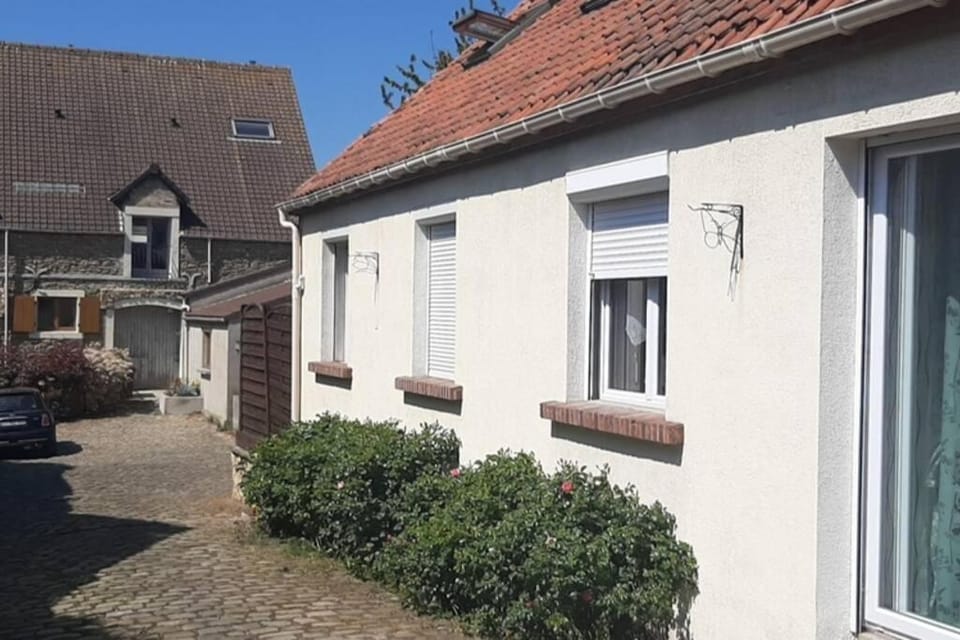 La Cour Pavée House in Hauts-de-France