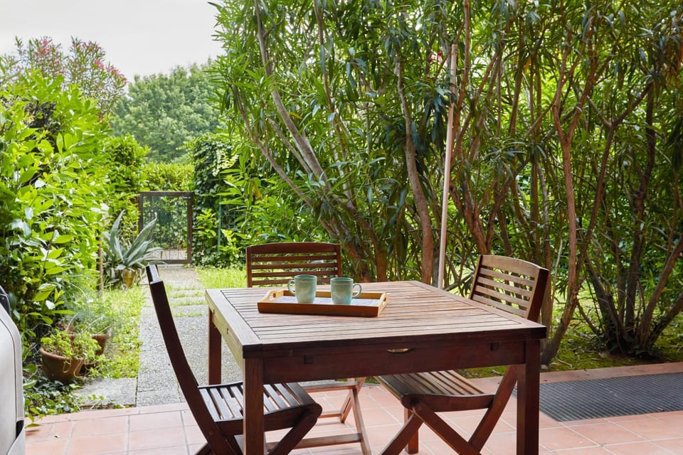 Oasi del relax - 100mt lake - wonderful apartment with private garden and pool Apartment in Desenzano del Garda
