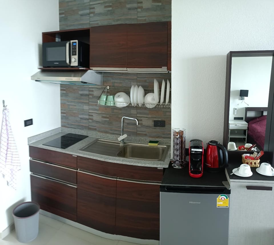 Kitchen or kitchenette, kitchen