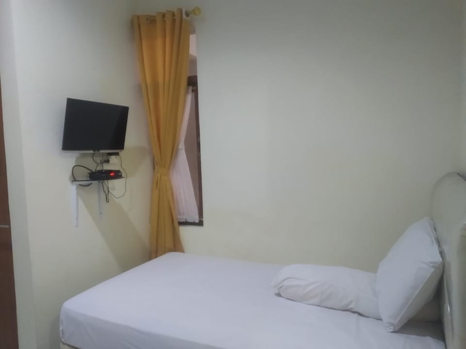Modern indekos Cilegon Syariah Near Hospital Krakatau Medika Redpartner Hotel in Indonesia