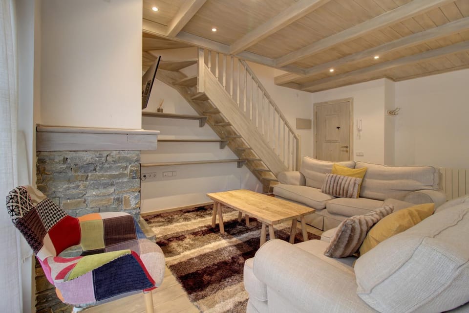 Communal lounge/ TV room, Living room