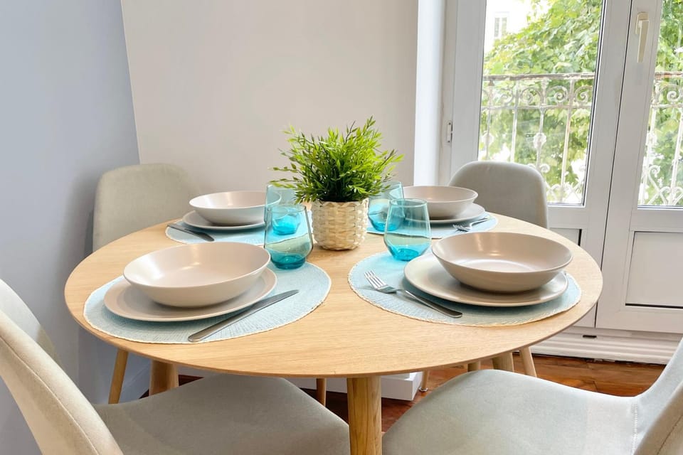 Le Beau Cours T2 equipped City center Apartment in Grenoble