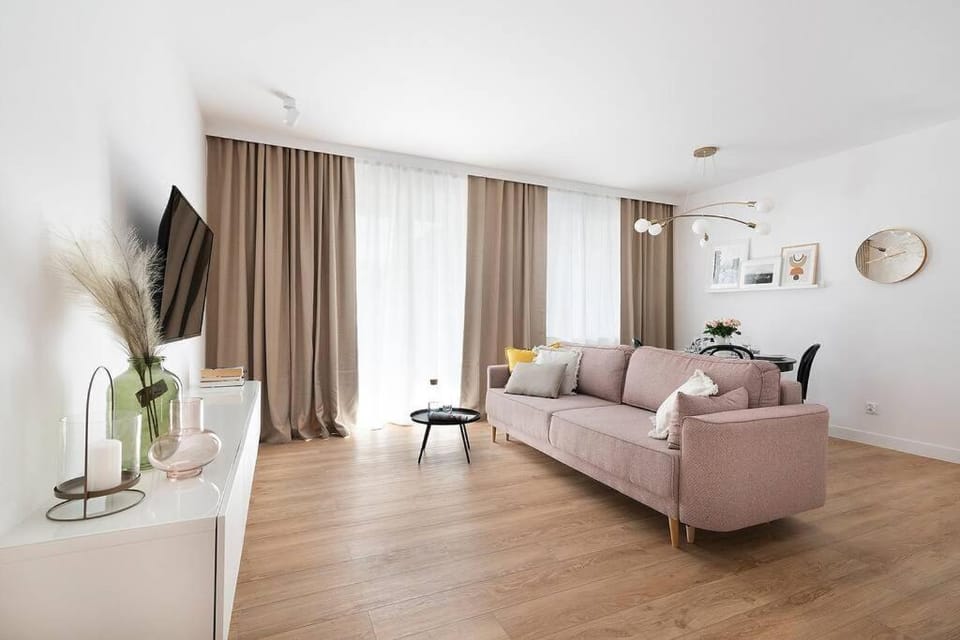 Easy Rent Apartments - Centrum 2 Krakowskie Przedmieście, 24h Check-in Apartment in Masovian Voivodeship