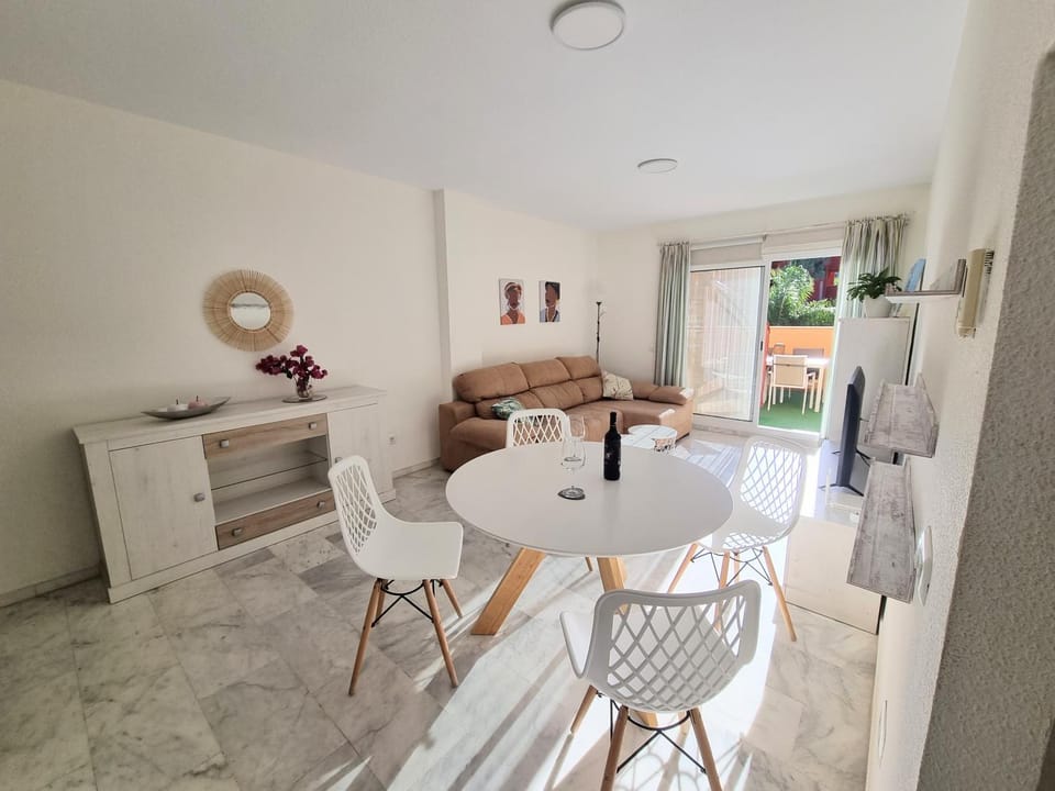 Living room, Dining area