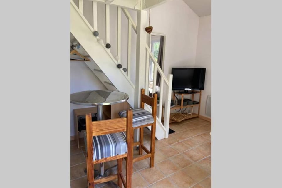 TV and multimedia, Dining area