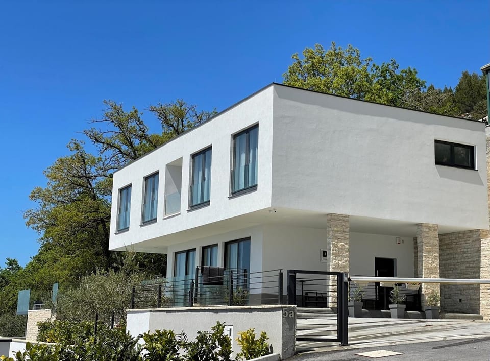 Property building, Day