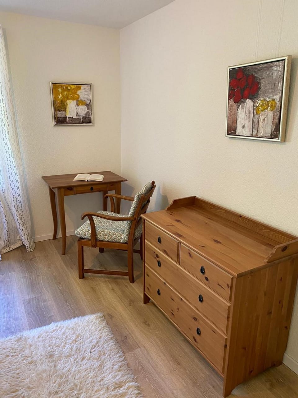 Photo of the whole room
