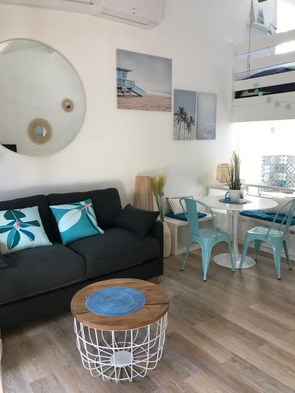 Living room, Dining area