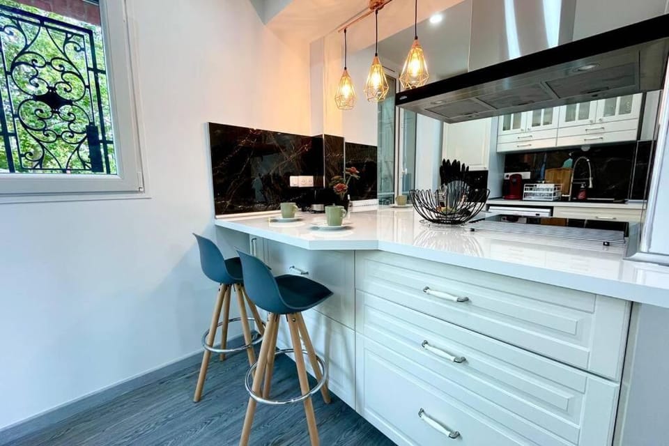 Lounge or bar