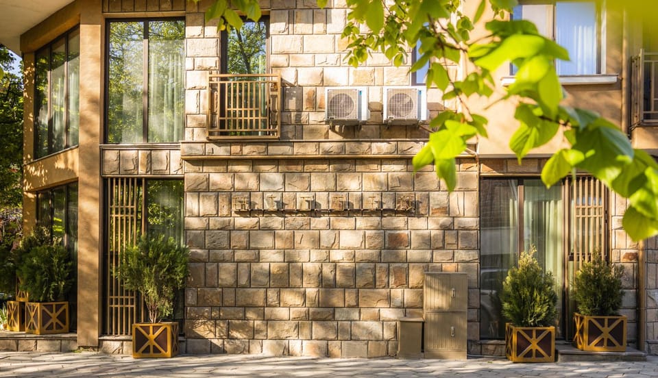 Property building, Day