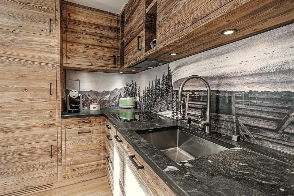 Kitchen or kitchenette, kitchen