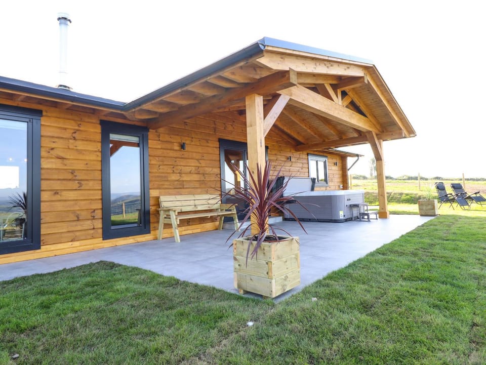 Bacheiddon Log Cabin Cabin in Wales