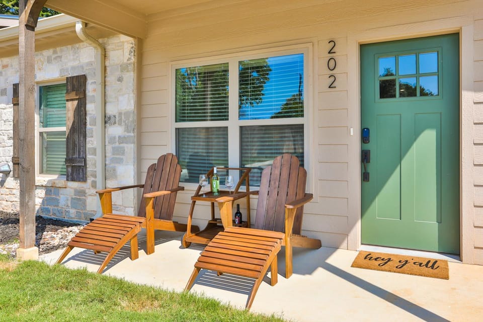 Patio, Facade/entrance