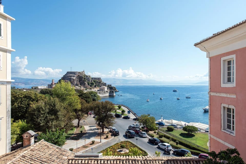 View (from property/room), Balcony/Terrace, Landmark view, Sea view, Street view
