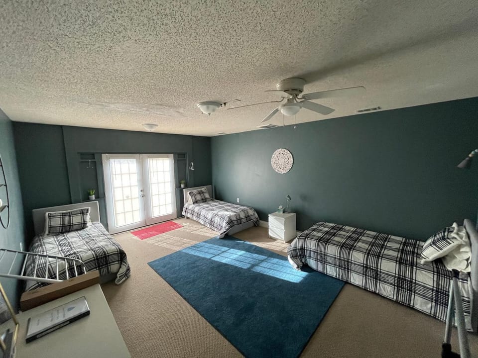 Hakuna Matata Hostel Shared Room Vacation rental in Charlotte