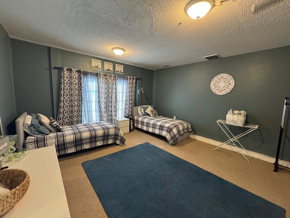 Hakuna Matata Hostel Shared Room Vacation rental in Charlotte