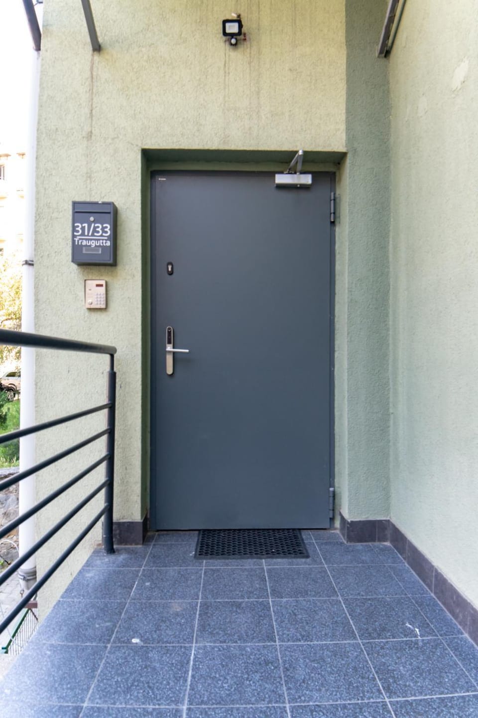 Facade/entrance