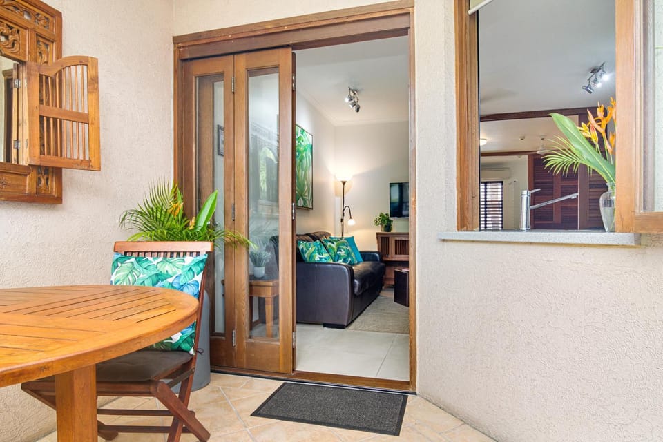 Hibiscus Resort 10 ~ Fabulous location Apartment in Port Douglas
