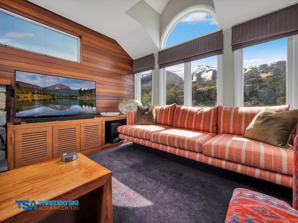 Living room, Mountain view