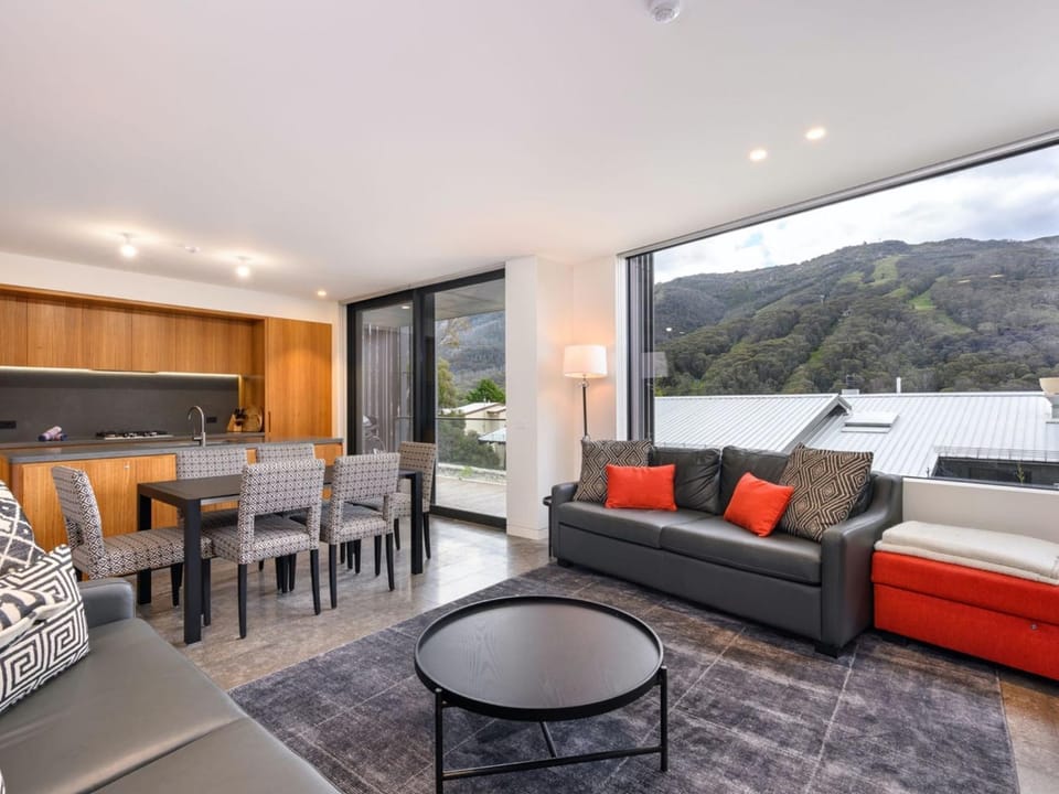 Living room, Mountain view