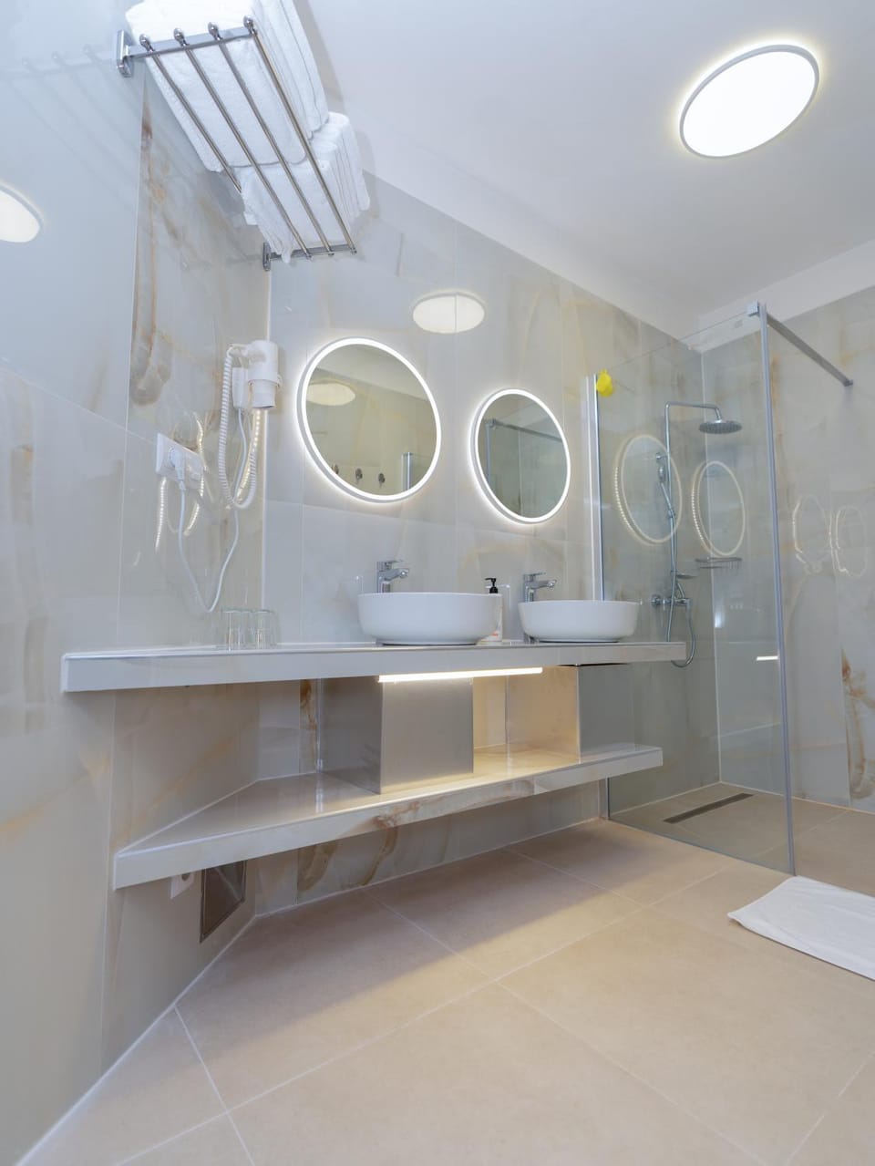 Hotel Tulipan Pruhonice Hotel in Prague