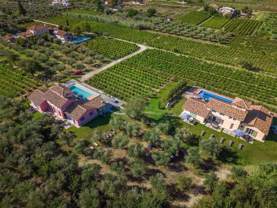 Property building, Natural landscape, Bird's eye view, Garden, Garden